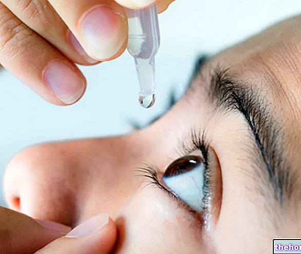Collyre antibiotique : à quoi sert-il et comment l'appliquer - santé oculaire