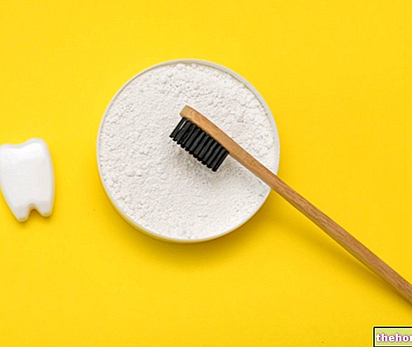 Sodium bicarbonate to whiten teeth: does it work? Are there any risks? - teeth-health